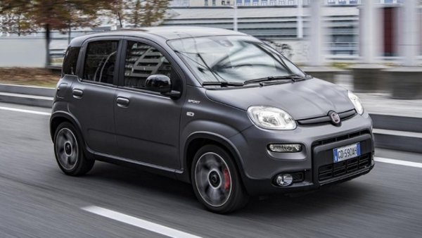 Гордост на Италия и на пазара втора ръка. Под предния капак на модела, задвижван от двата вида гориво, се крие 1.2 редови четирицилиндров двигател с 69 к.с. и петстепенна механична скоростна кутия. 
Комбинираният разход на гориво е между  5,6 (бензин) и 7,2 (LPG) л/ 100 км. Спринтът от 0 до 100 км/ч отнема 14,5 секунди, а максималната скорост е 164 км / ч. Предлагат се три нива на оборудване ( Pop, Easy и Lounge) с еднакви размери, като багажникът е едва 200 литра. 
На пазара на употребявани автомобили има много оферти, особено за тези с бюджет от 10 хиляди евро, като с късмет при тях може да се намерят и коли до 80 хиляди километра.